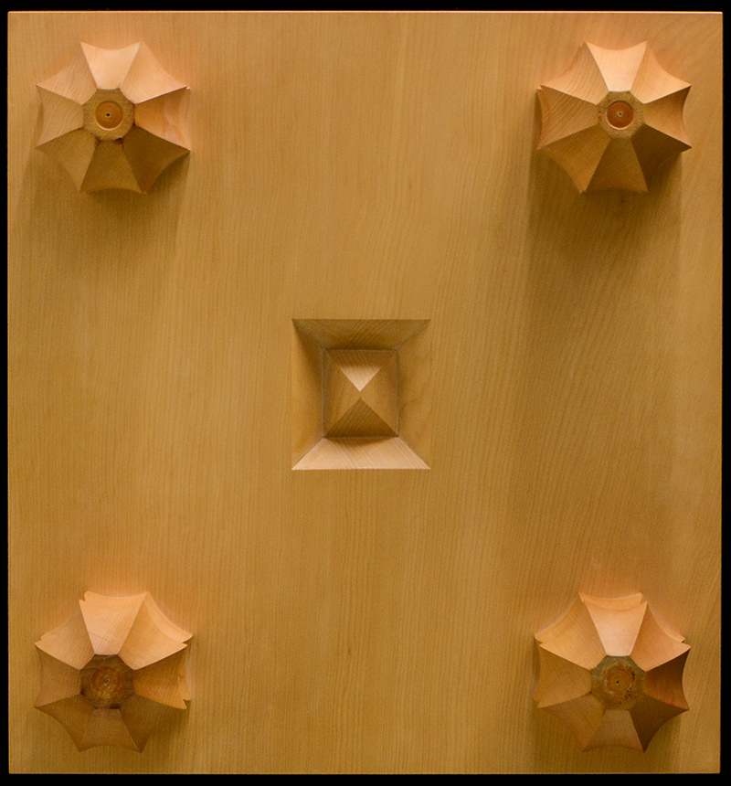 本榧足付碁盤 5寸6分（天地柾） ga50051 | 前川榧碁盤店