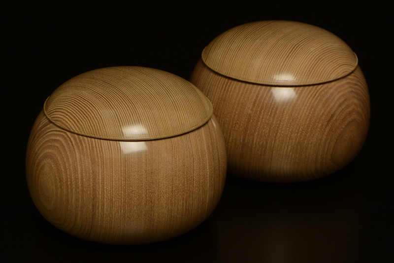 蛤碁石 碁石 36号 碁盤 碁笥 蛤碁石 碁石 36号 碁盤 碁笥 ケヤキ碁笥 上（36号） | 前川榧碁盤