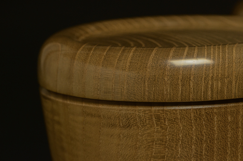 キハダ本因坊型碁笥　極上（36号）のアップ