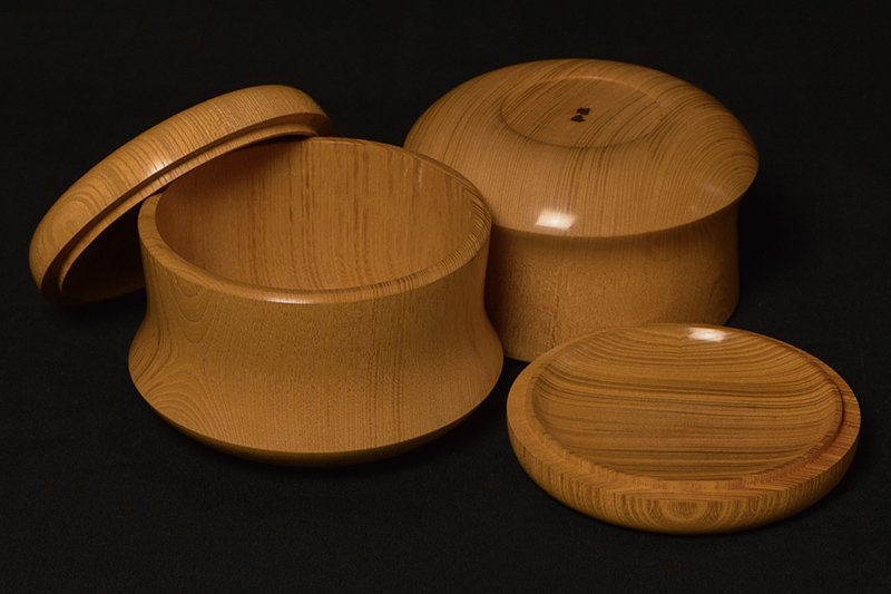 ケヤキ本因坊型碁笥　極上（38号）の内側