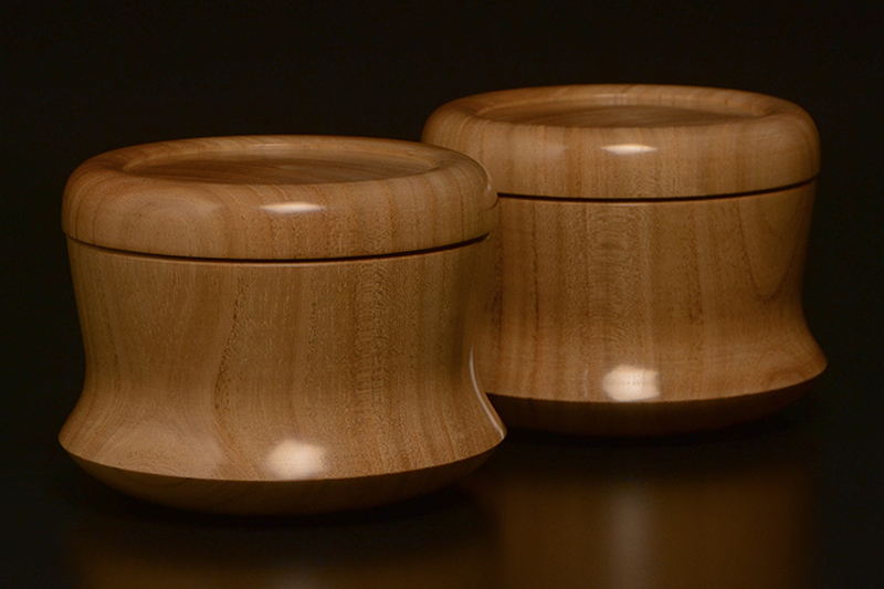 栴檀本因坊型碁笥　極上（36号）の正面