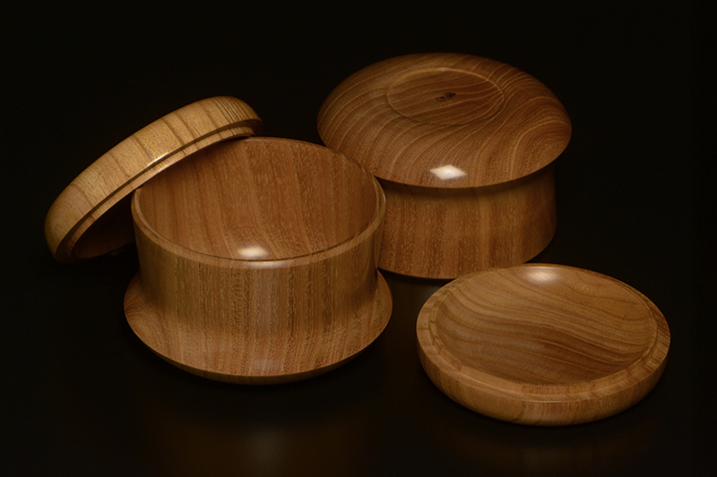 栴檀本因坊型碁笥 極上（38号） | 前川榧碁盤店