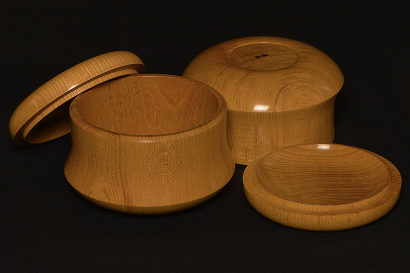 ケヤキ本因坊型碁笥　極上（43号）の内側