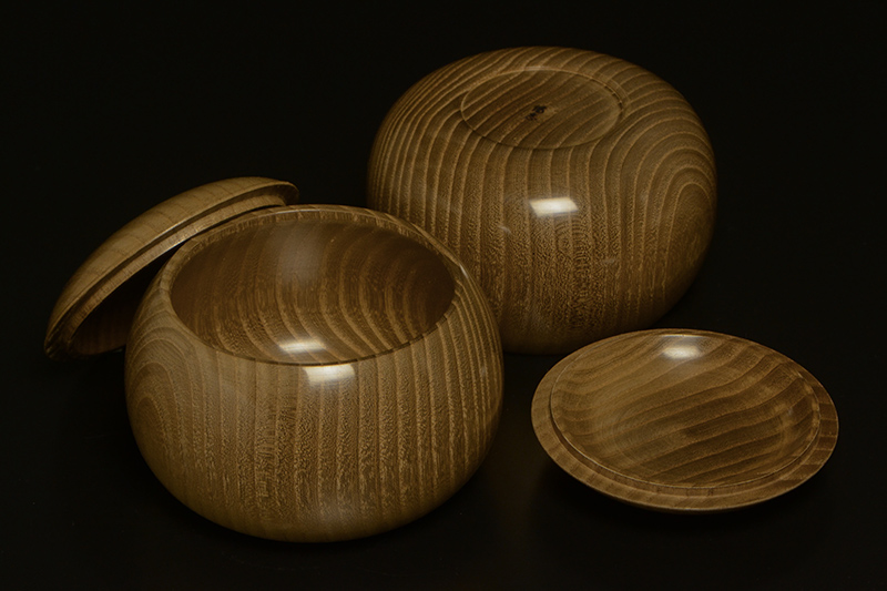 キハダ碁笥　極上（38号）の内側