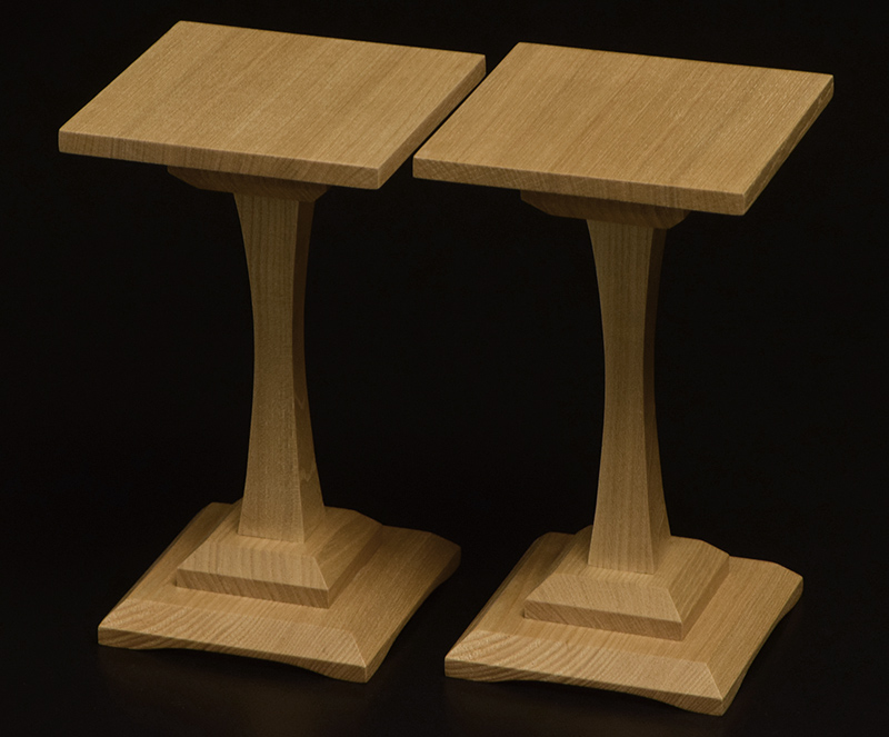 【国産　本榧　4寸碁盤　芯持ち】 本榧足付碁盤 4寸（天柾） ga40026 | 前川榧碁盤店