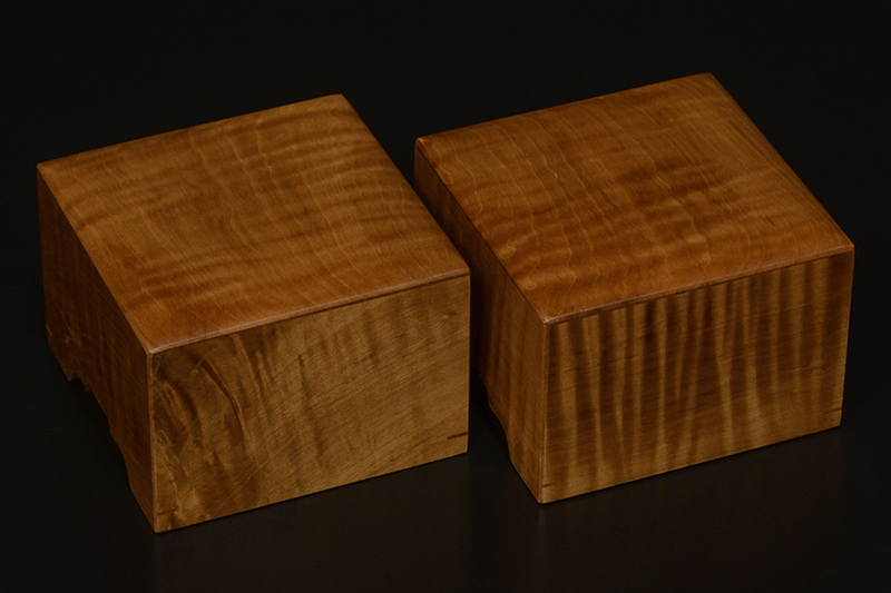 栃駒箱（杢）の様々な色あいや木目