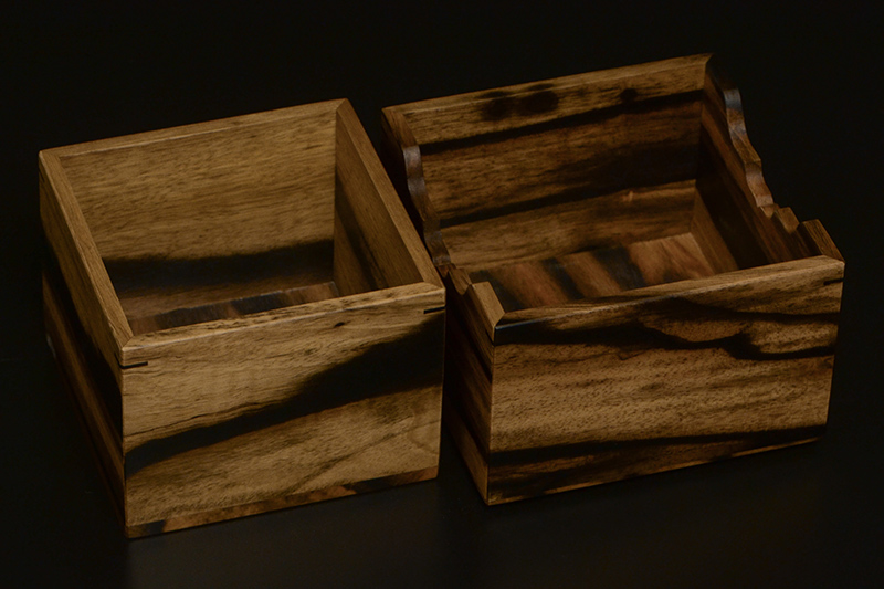 黒柿駒箱（上杢）の内側